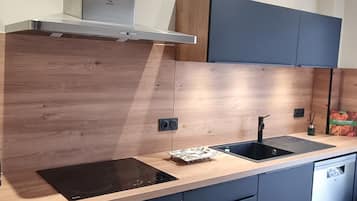 KylskÄp, mikrovÄgsugn, ugn och spishÀll