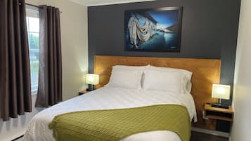 Ferienhütte, 2 Schlafzimmer, Terrasse, eingeschränkter Meerblick | Kostenloses WLAN, Bettwäsche