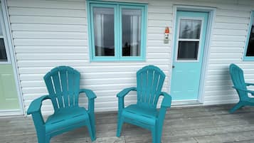 Room, 1 Queen Bed, Partial Ocean View | Terrace/patio