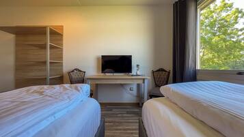 Classic Double or Twin Room, Garden View | Free WiFi, bed sheets
