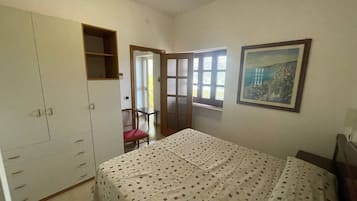 2 habitaciones, cuna de viaje, wifi gratis y ropa de cama