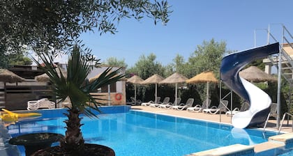 Lovely three-room apartment 4/5 seats with pool view - Chianca