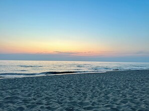 Una spiaggia nelle vicinanze