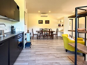 Apartment, Courtyard View | Living area