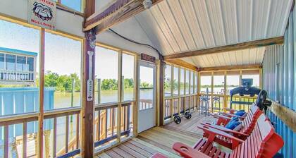 Camp COCO 4-bed, 4 bath in Fisherman's Paradise!