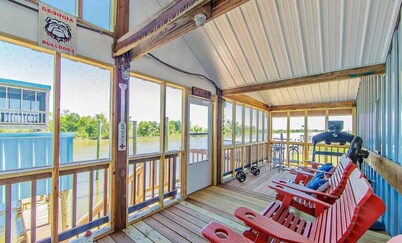 Camp COCO 4-bed, 4 bath in Fisherman's Paradise!