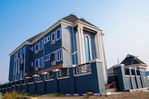 Front of property - Dopad Hills Hotel and Suites (Ibadan)