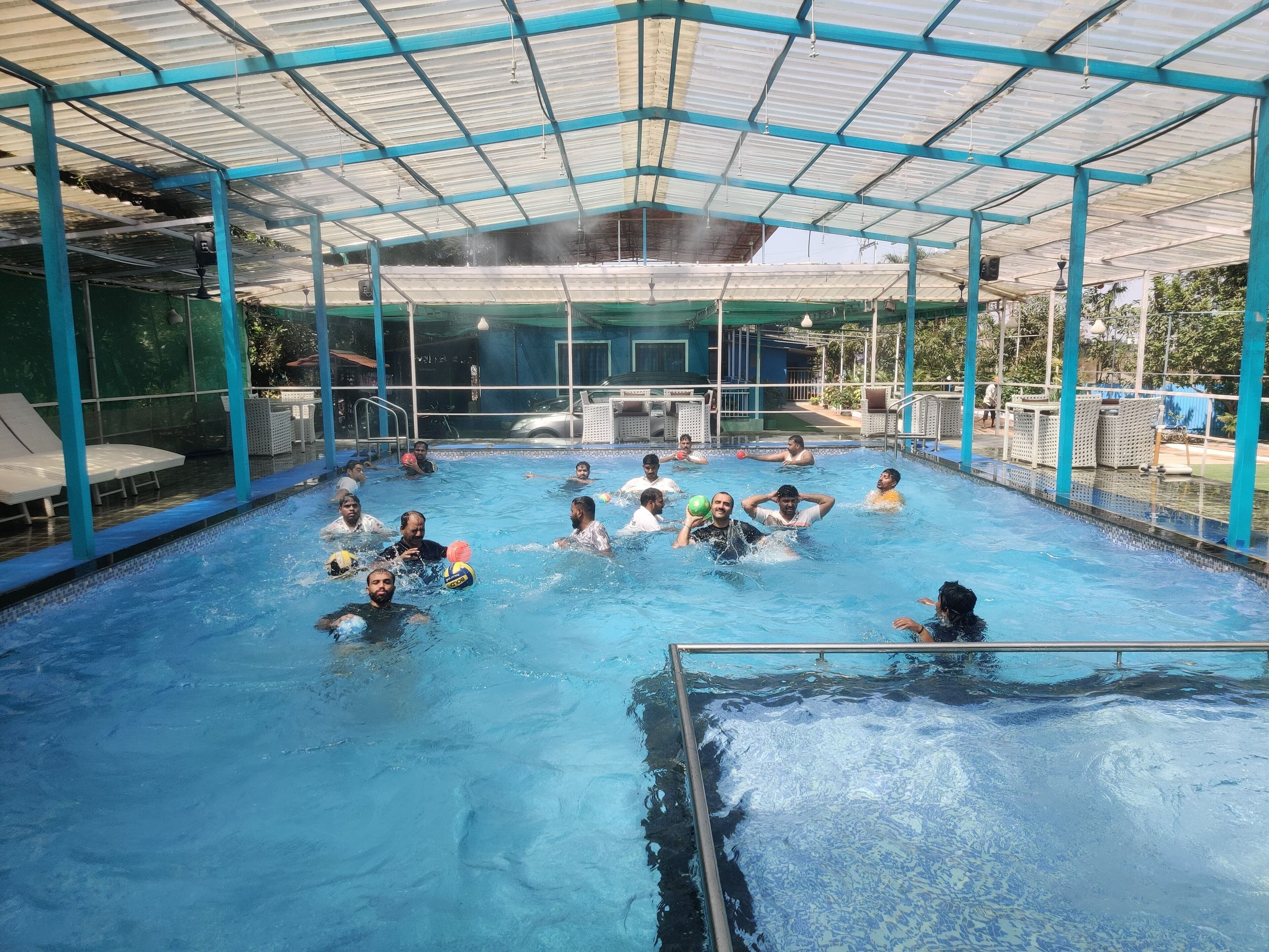 15 piscinas externas