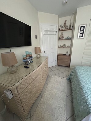 5 bedrooms, free WiFi, bed sheets