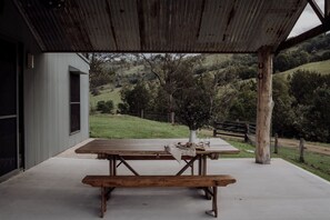 屋外ダイニングエリア