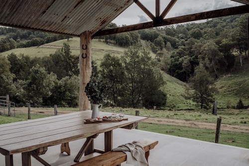 Escape to Devon Downs at BlackJack Pastoral