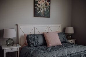 3 bedrooms, free WiFi, bed sheets