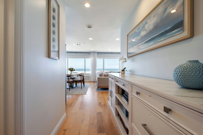 Beachfront 3-bedroom Centrally Located On The Long Beach Peninsula - Seal Beach, CA
