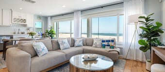 Beachfront  3-bedroom home centrally located on the Long Beach peninsula