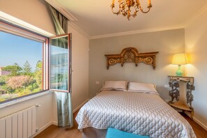 3 bedrooms, iron/ironing board, travel crib, free WiFi