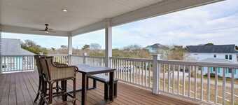 Kure Beach Retreat |Walk to Beach & Family Activities