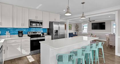 Kure Beach Retreat |Walk to Beach & Family Activities