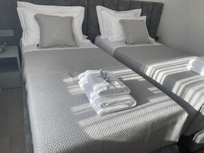 2 bedrooms, in-room safe, iron/ironing board, free WiFi