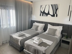 2 室のベッドルーム、セーフティボックス (室内)、アイロン / アイロン台、WiFi (無料)
