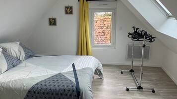 2 chambres, fer et planche à repasser, Wi-Fi, draps fournis