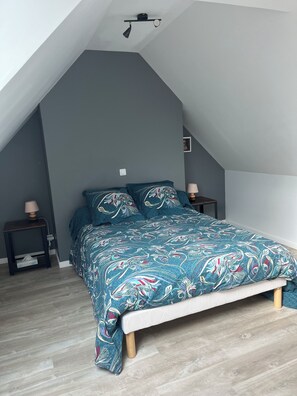 2 slaapkamers, een strijkplank/strijkijzer, wifi, beddengoed