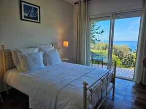 3 bedrooms, iron/ironing board, travel crib, free WiFi