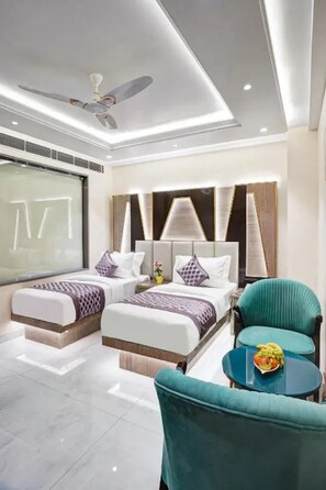 Twin Room | Desk, free WiFi, bed sheets - Hotel Gold The Prime  (New Delhi)