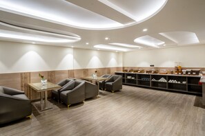 Restaurant - Hotel Gold The Prime  (New Delhi)