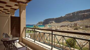 Duplex, Partial Sea View | Outdoor dining