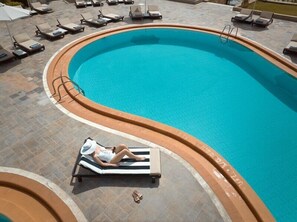 Seasonal outdoor pool, open 10:00 AM to 6:00 PM, pool umbrellas - Lindian Dream Seaside Resort (Lindos)
