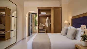 Zimmersafe, laptopgeeigneter Arbeitsplatz, Verdunkelungsvorhänge