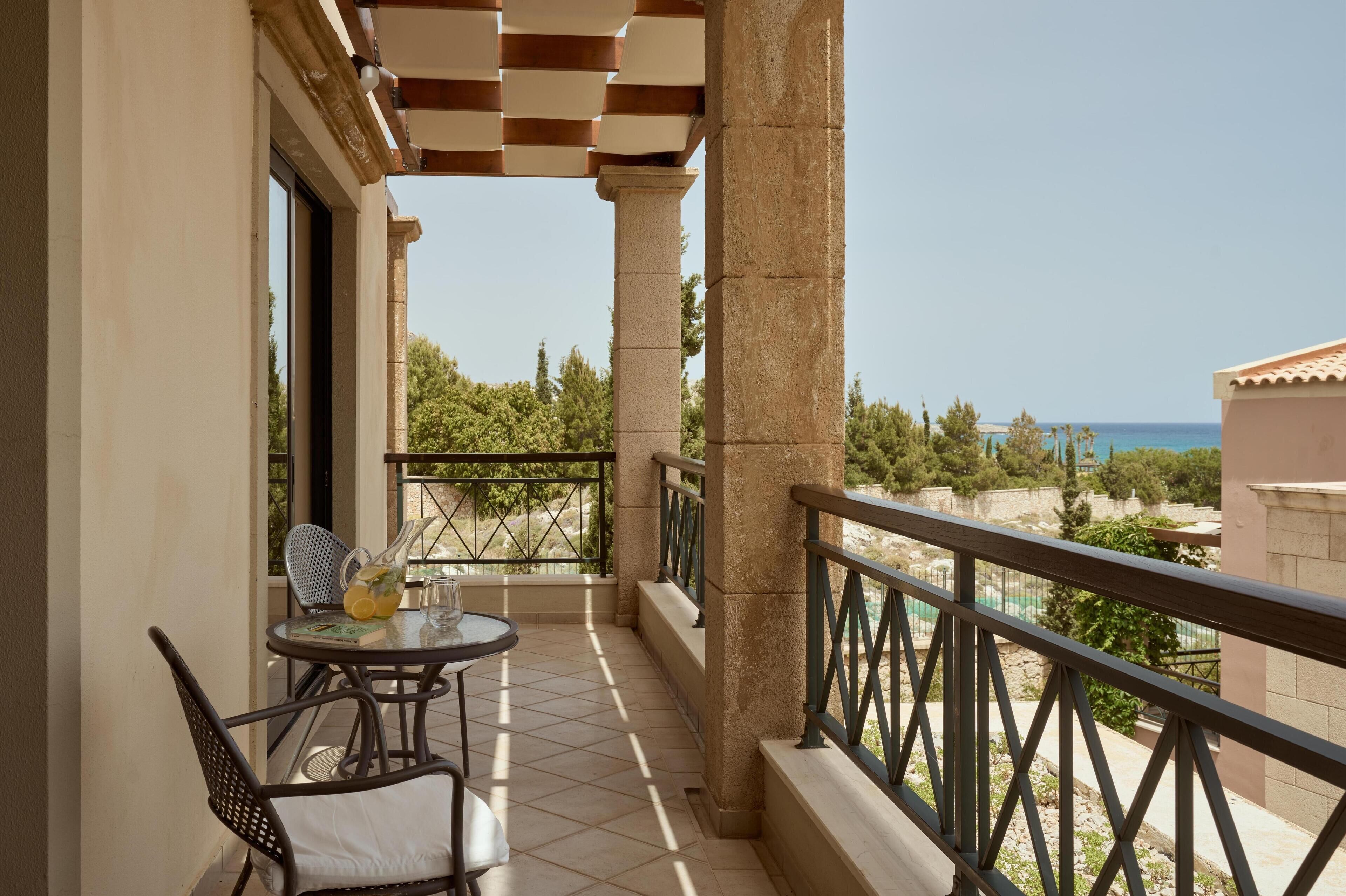 Duplex, Partial Sea View | In-room safe, laptop workspace, blackout curtains, soundproofing