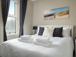 3 bedrooms, free WiFi, bed sheets