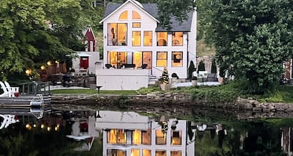 The Answer - Charming, Unique, Tidal, Riverfront Escape - Kayaks, AC Firepit