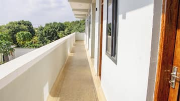 Kamar Single, balkon, pemandangan kebun | Teras/patio