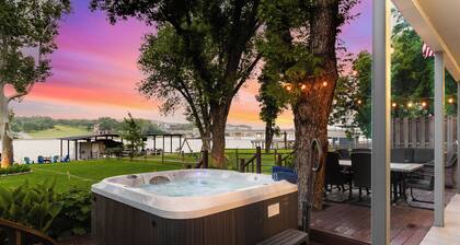 Relax, Play, Repeat! 5 Star Lakefront Retreat - Hot Tub, Dock, Cabana, Game Room