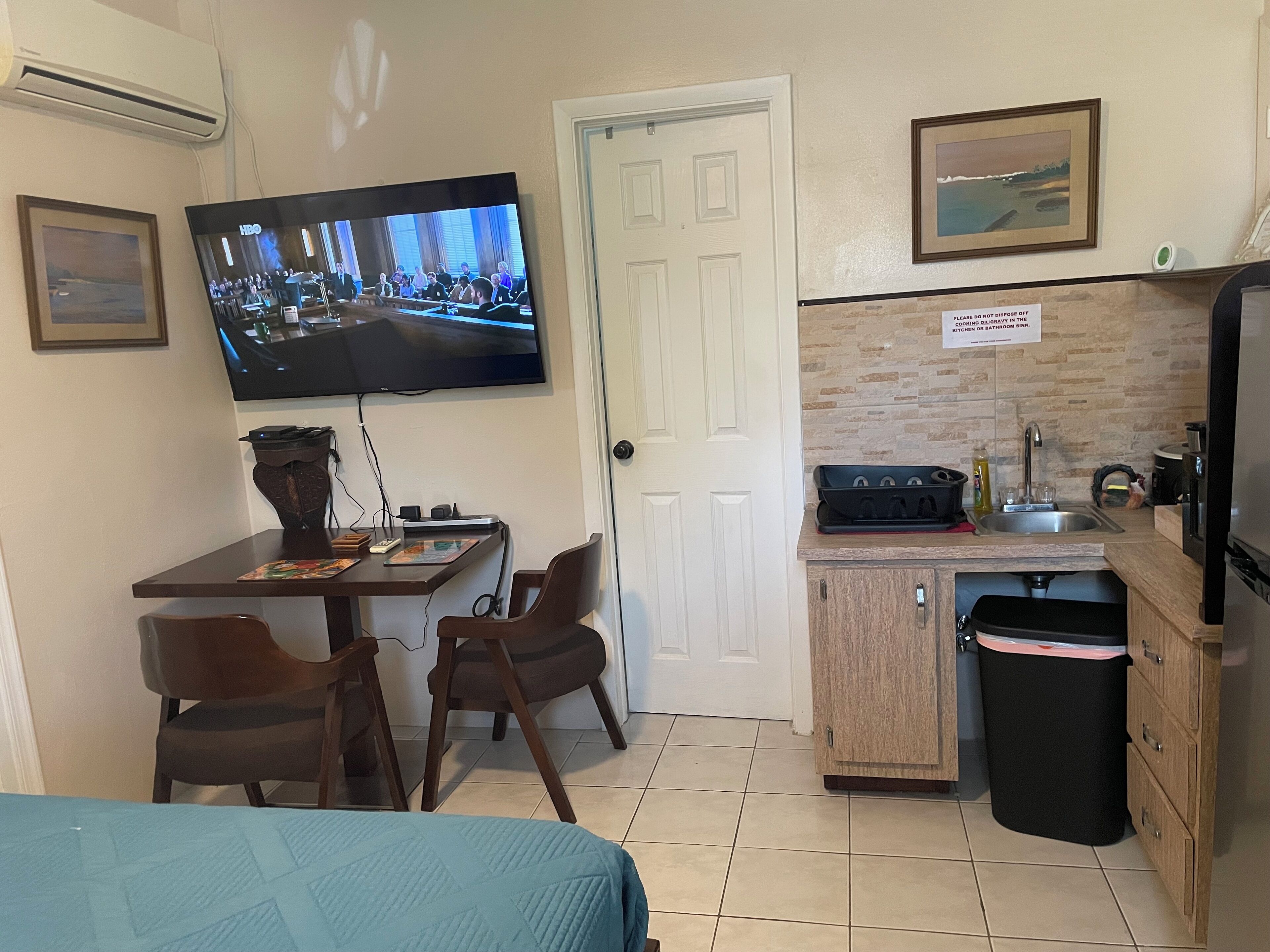 1 chambre, fer et planche à repasser, Wi-Fi gratuit, draps fournis