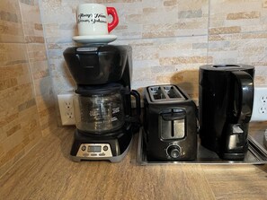 Kaffee und/oder Kaffeemaschine