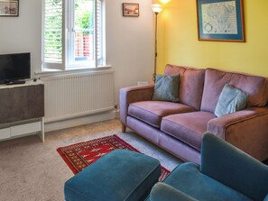 TV - 2 bedroom accommodation in March, near Wisbech (March, near Wisbech)
