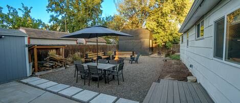 تناول الطعام بالخارج