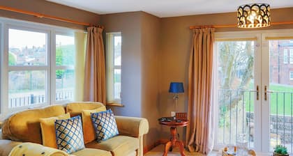 3 bedroom accommodation in Thornhill