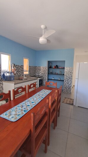 Dining - Comfortable, spacious, safe and with top ratings on rental platforms (Ilha Comprida)