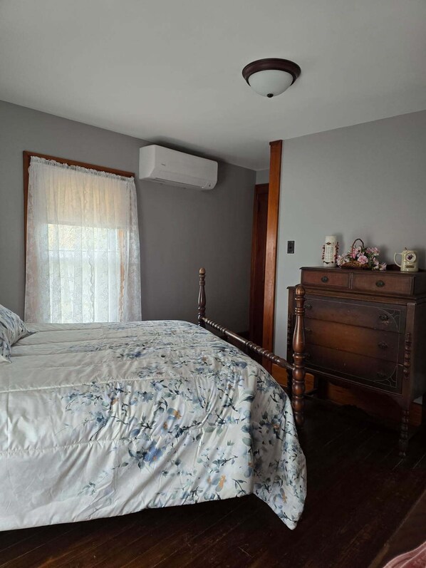 4 bedrooms, desk, free WiFi, bed sheets