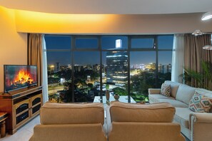 Smart TV - Stylish & secure 2 bed with spectacular views in the heart of Nairobi Kenya (Nairobi)