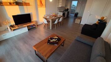 Smart TV, table tennis, books