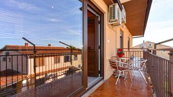 Apartment, 2 Bedrooms, Balcony, Garden View | Balcony
