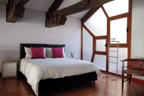 2 chambres, bureau, fer et planche Ă repasser, accĂšs au Wi-Fi (inclus)