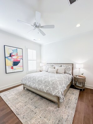 3 bedrooms, iron/ironing board, WiFi, bed sheets