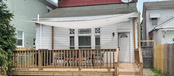 Charming 2-bedroom house with AC and WiFi in lovely Hamilton