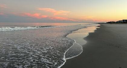 Charming First Floor 3-bedroom condo with AC, WiFi in tranquil Pawleys Island